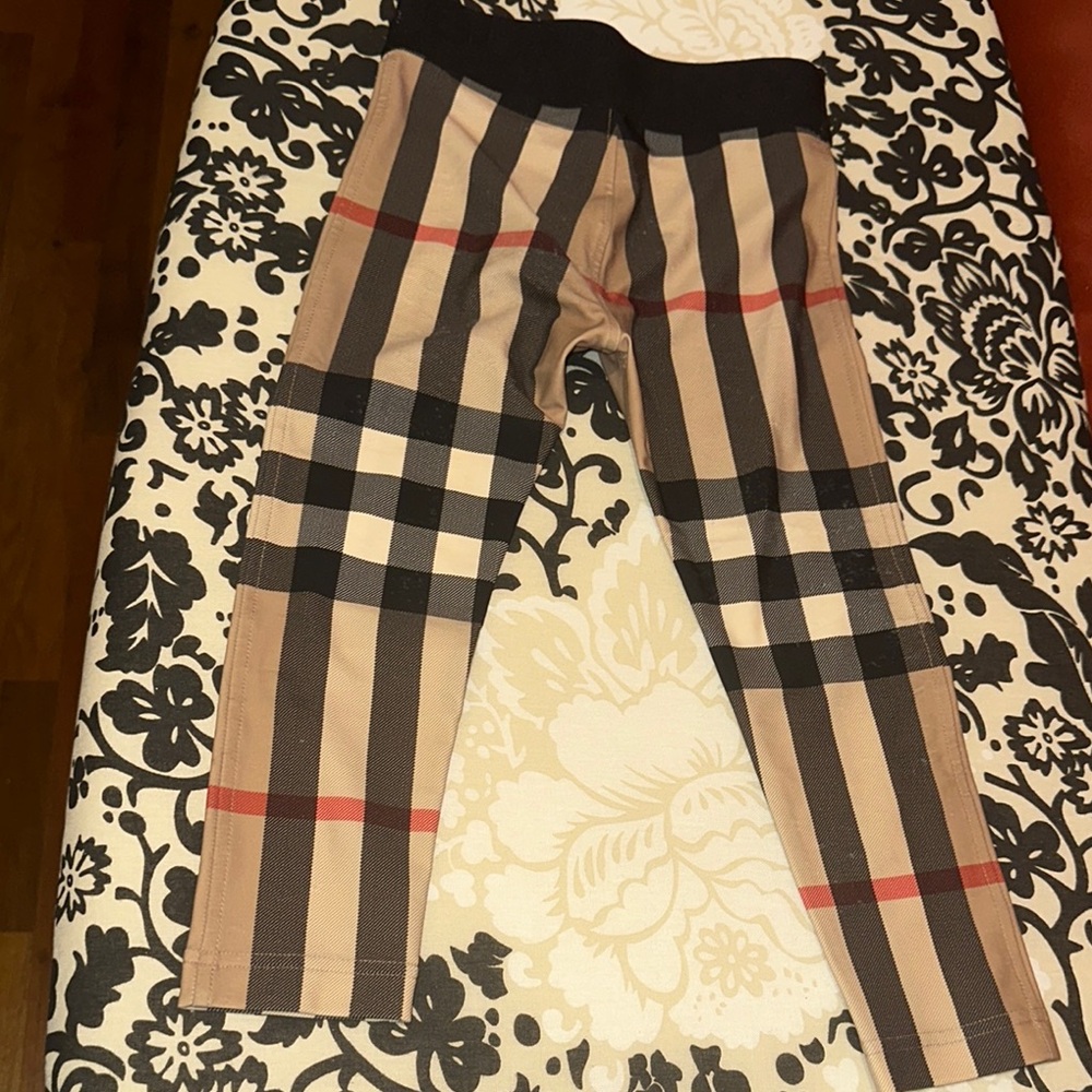 Burberry Tan and Black Leggings with Classic Style - Picture 3 of 3